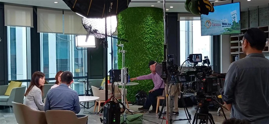 Interview lighting setup in Shanghai studio conditions